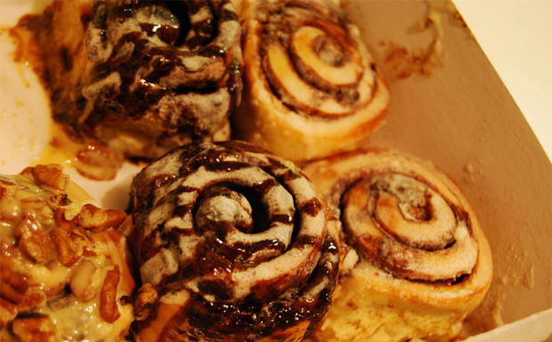 How To Reheat A Cinnabon (Best Methods So They're Oooey Gooey)