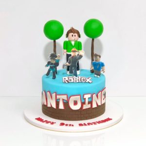 27 Best Roblox Cake Ideas for Boys & Girls (These Are Pretty Cool)