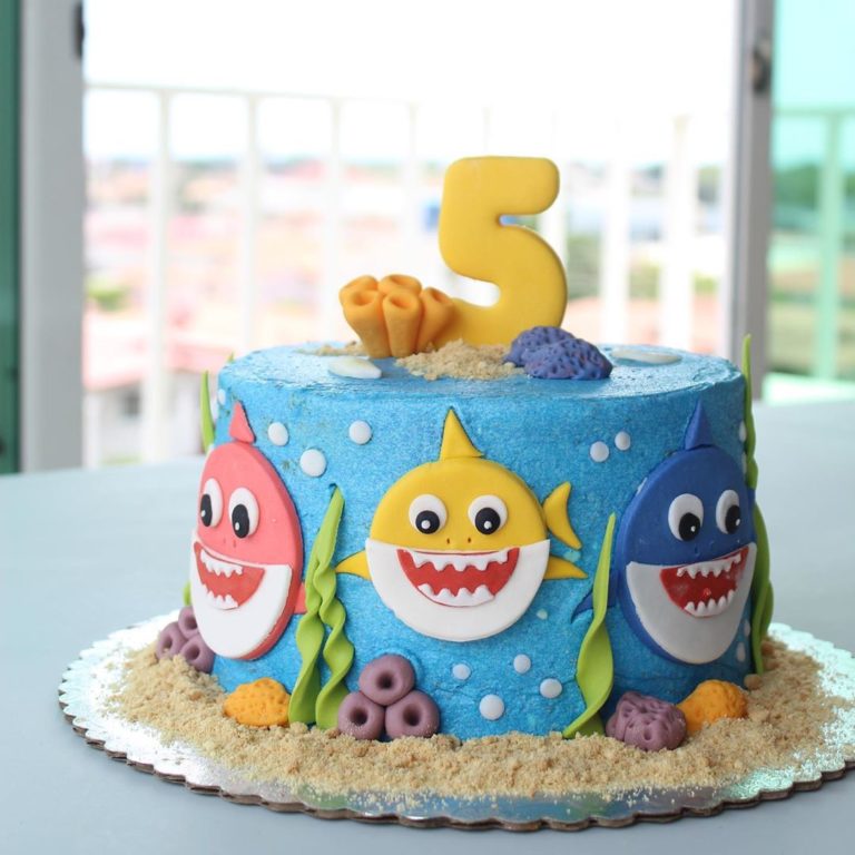 15 Adorable Baby Shark Birthday Cake Ideas (They're So Cute)