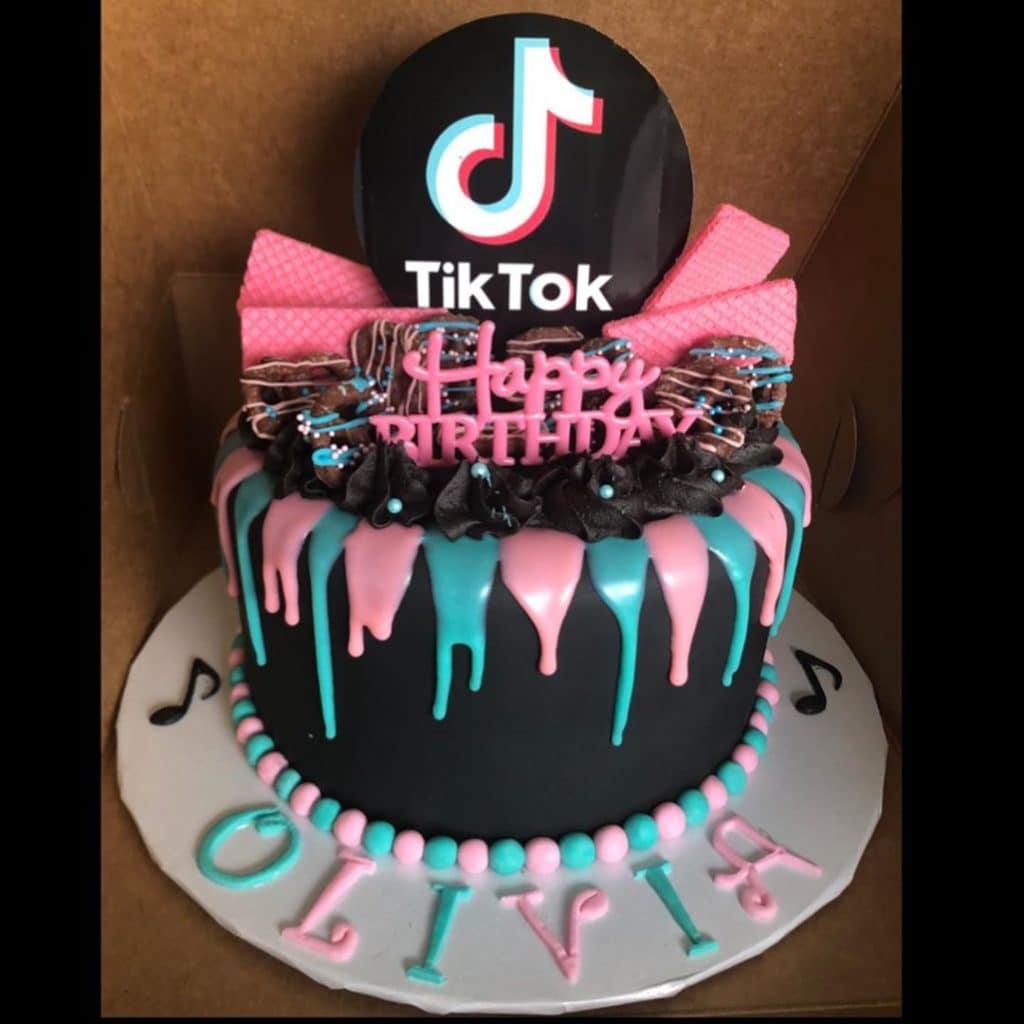 13 Cute Tik Tok Cake Ideas (Some are Absolutely Beautiful)