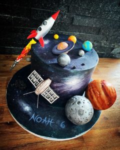 15 Amazing Space Themed Birthday Cake Ideas (Out Of This World)