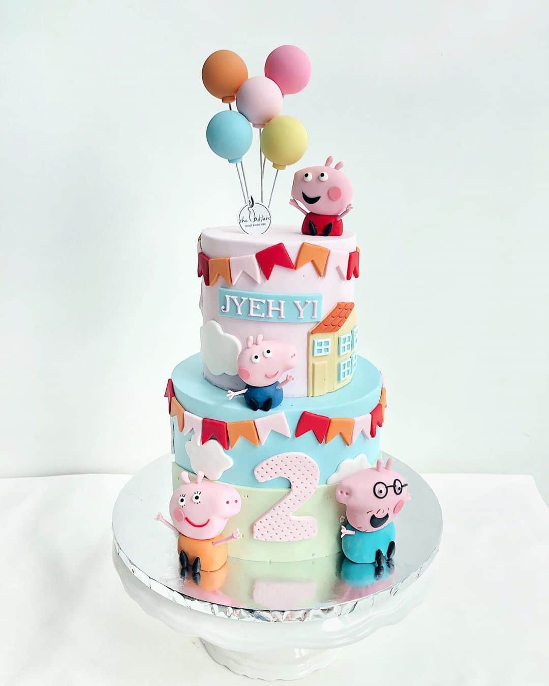 15 Beautiful Peppa Pig Cake Ideas & Designs (You NEED To See Them)