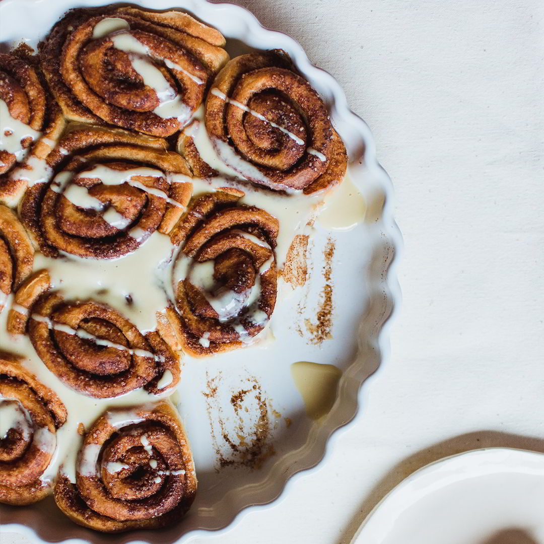 How to Reheat Cinnamon Rolls (2 Best Options That You Must Try)